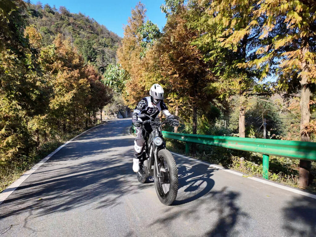 Can electric bike climb steep hills